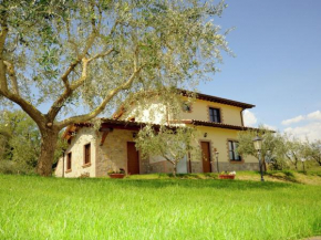 Гостиница Secluded Mansion in Perugia with Jacuzzi  Перуджа